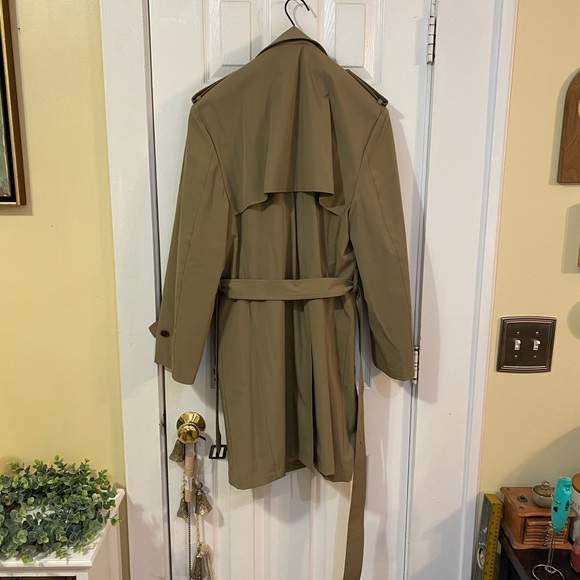 Ralph Lauren Men’s Tan Raincoat Size 40R Worn Once - Perfect Condition - Picture 3 of 6